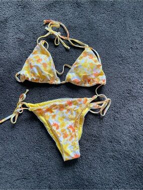 Soly Hux Women’s Yellow Floral Tie-Side Bikini Set Large